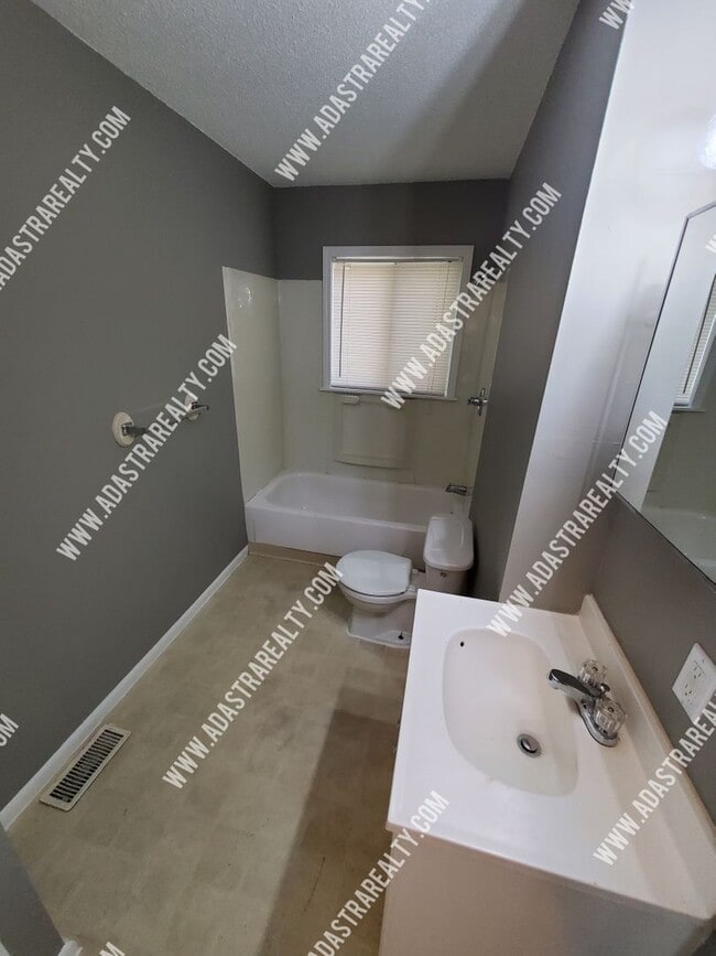 Building Photo - 9532 Booth Ave