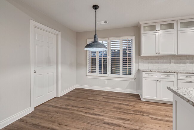 Building Photo - 4702 Spring Ln