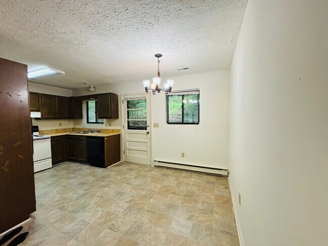 Building Photo - 1813 Gardenspring Dr