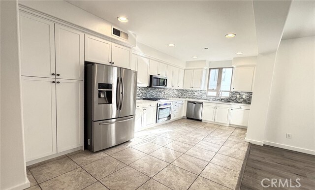 Building Photo - 5510 W 149th Pl
