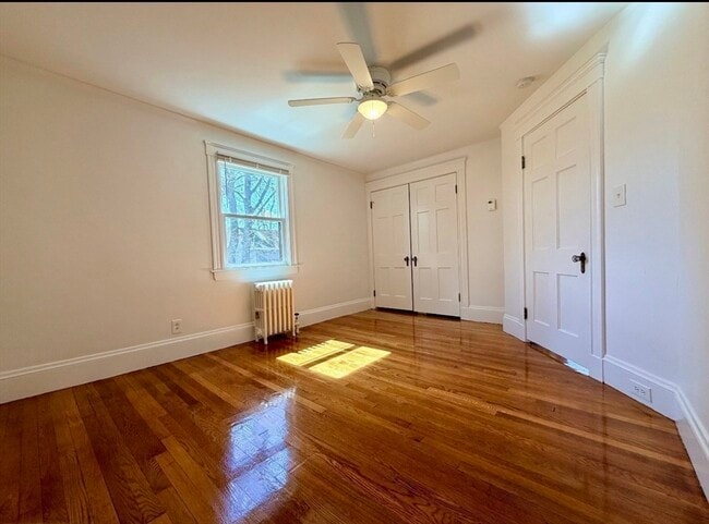 Building Photo - 38 Byron St