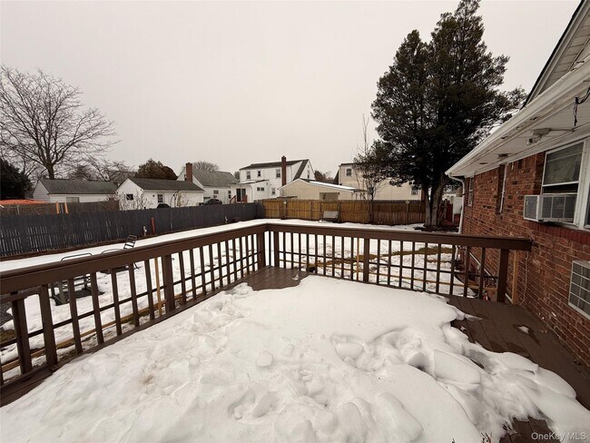 Building Photo - 46 Elmira St