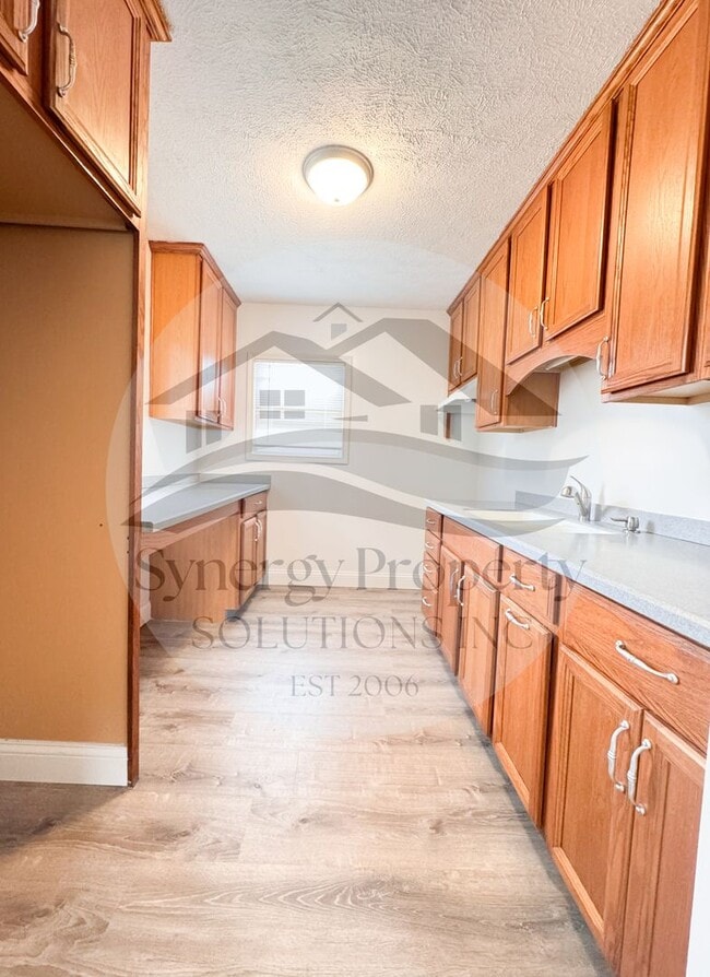 Building Photo - Madison Home Available Now