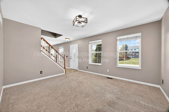 Building Photo - 820 Whisper Creek Ct