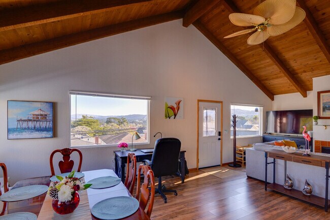 Building Photo - 434 Larkin St