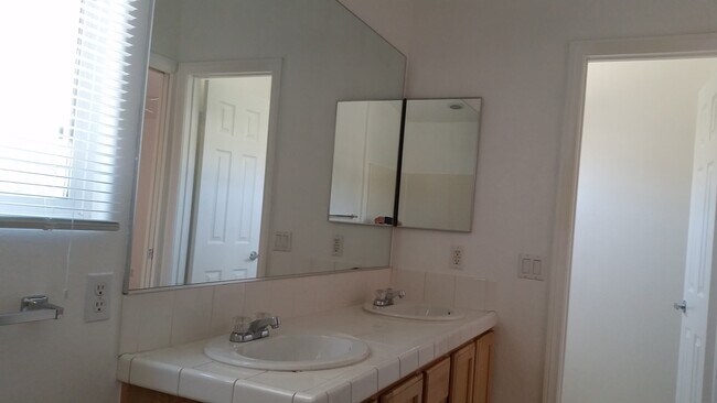Main Bath - 51625 Avenida Carranza