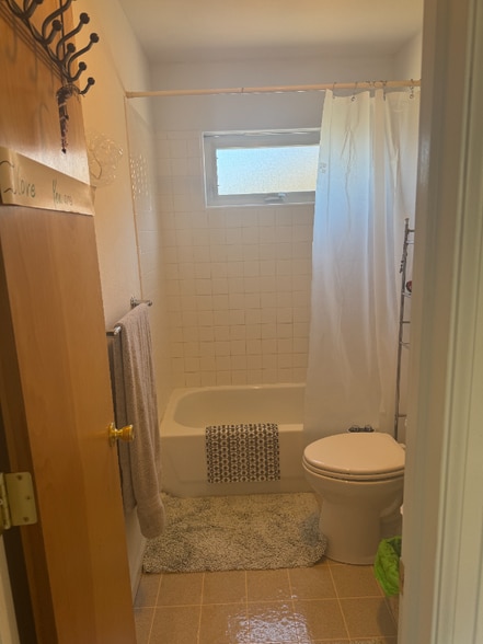 Building Photo - 626 Pines Slope Rd