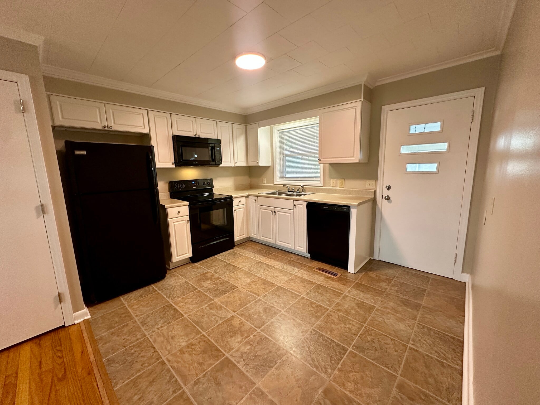 Building Photo - 705 Pennington Ave