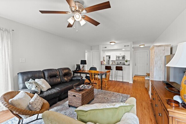 Building Photo - Adorable Upgraded Condo Available Soon!