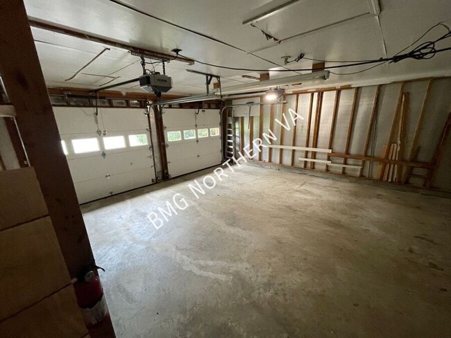 Building Photo - 1846 Clovermeadow Dr