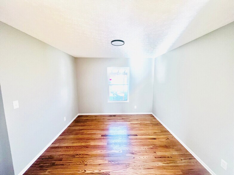 Building Photo - 2308 Sundew Ave