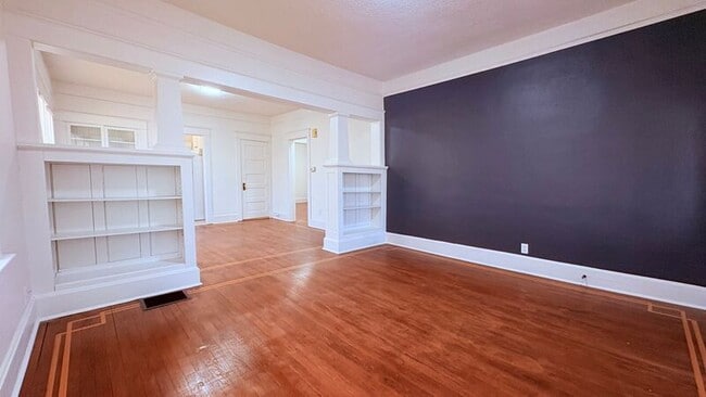 Building Photo - 201 S Crysler Ave