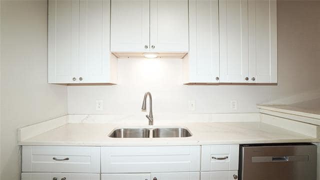 Building Photo - 5638 Marina Dr