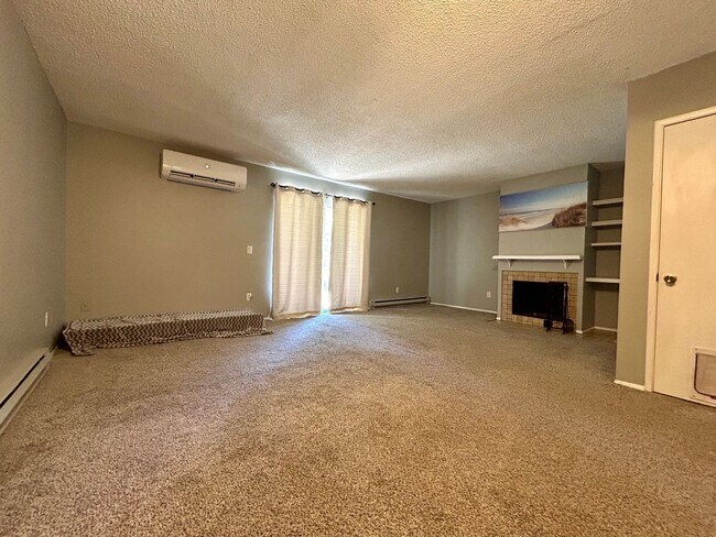Building Photo - FIRST MONTHS RENT FREE! Welcome to your new home!