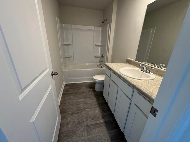 Building Photo - 141 Bud Dr