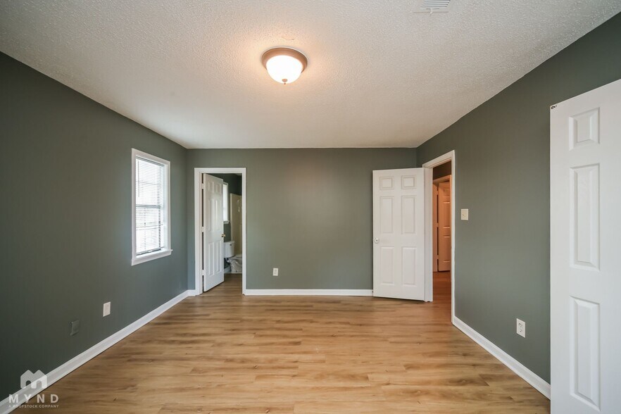 Building Photo - 5704 Westminister Ln