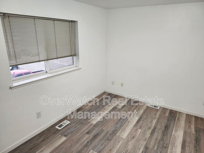 Building Photo - 9940 Grange Dr