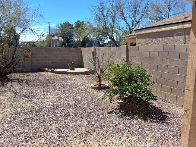 Building Photo - 7384 E Cross Ridge Pl
