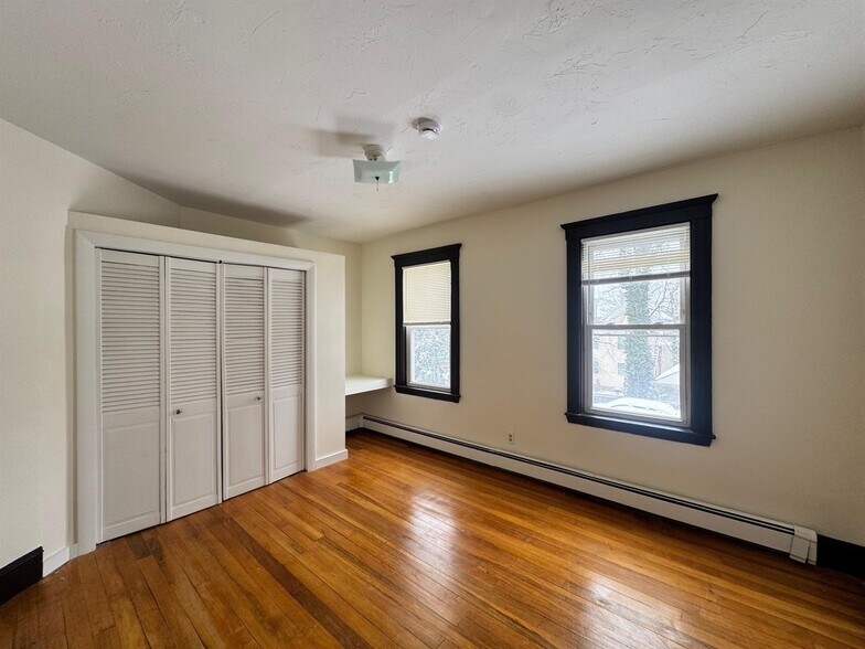 Building Photo - 36 Linden Ave