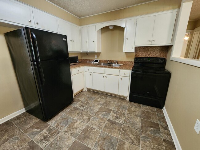 Building Photo - 8807 Creek Trail