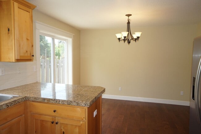 Building Photo - NE Piedmont 3-bedroom Beauty! - APPLICATIO...