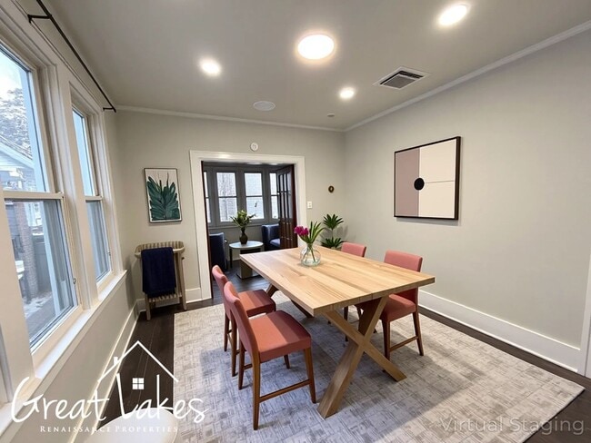 Building Photo - 3827 Trowbridge St