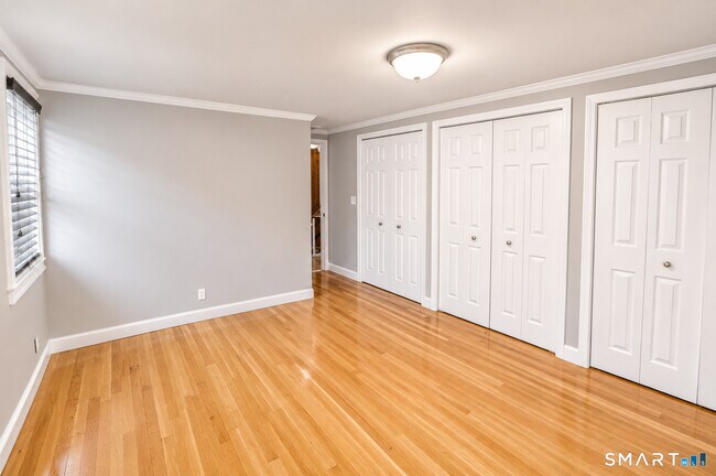 Building Photo - 144 Ridge Rd