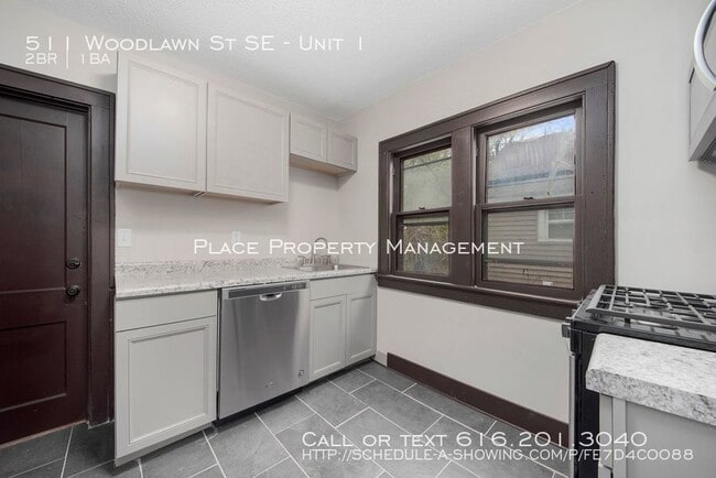 Building Photo - 511 Woodlawn St SE