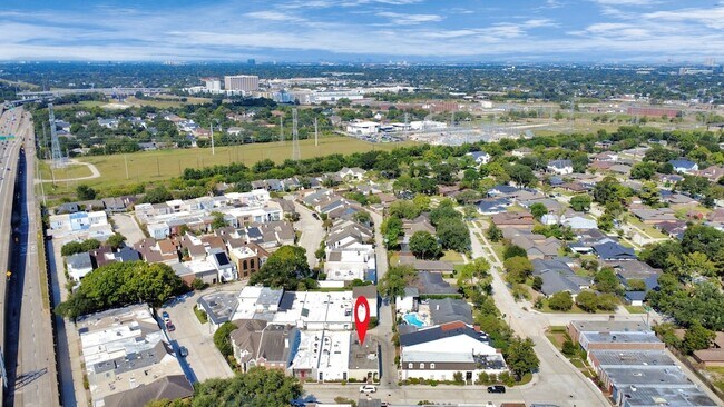 Building Photo - 4112 Meyerwood Dr