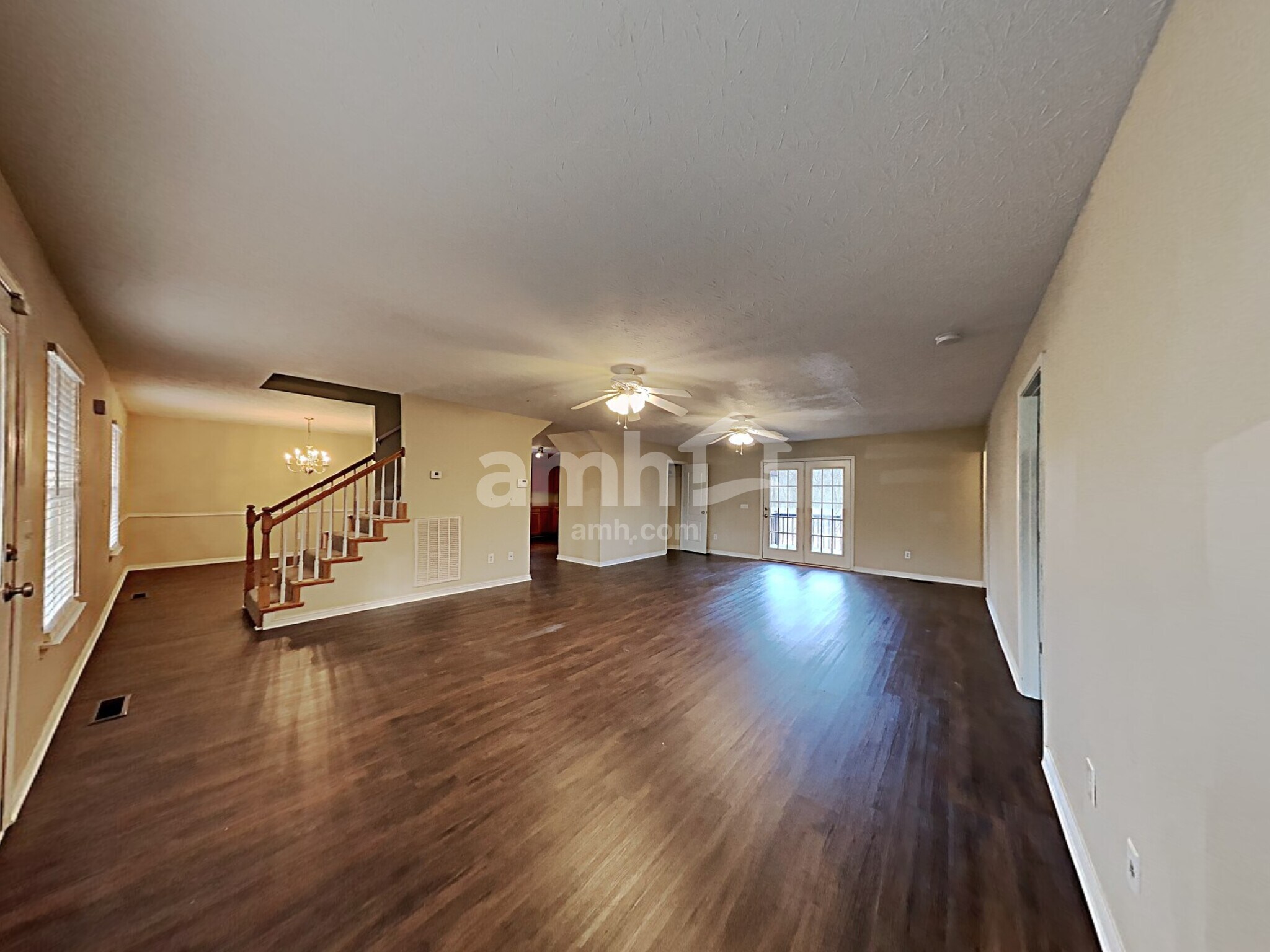 Building Photo - 7411 Meadowwood Way