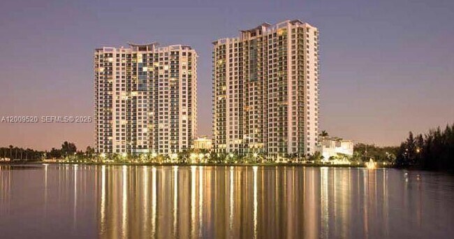 Building Photo - 2641 N Flamingo Rd