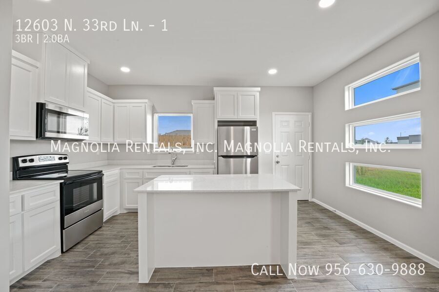 Building Photo - 12603 N 33rd Ln