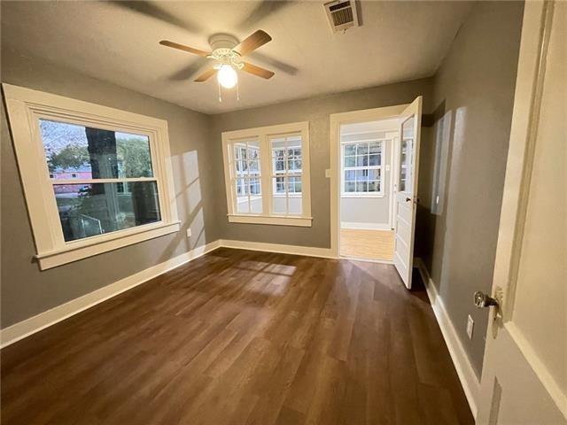 Building Photo - 215 N Carter St