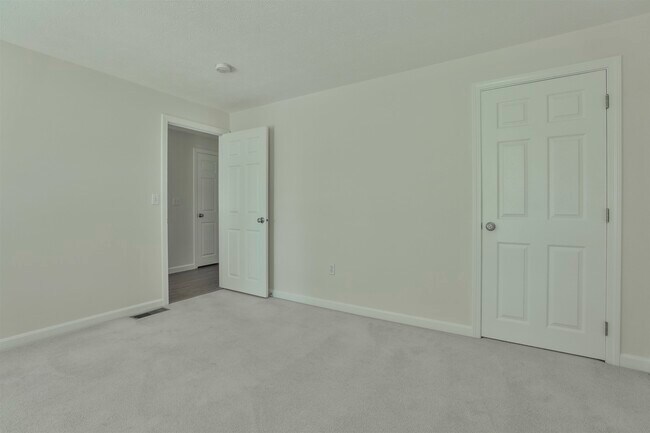 Building Photo - 4 Myopia Ln