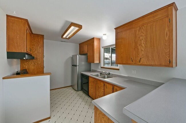 Primary Photo - 4625 Sloan St