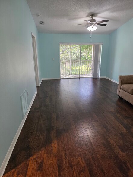 Building Photo - 5450 Longwood Run Blvd