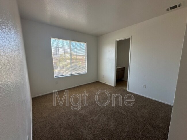 Building Photo - 1240 Lilac Ridge Dr