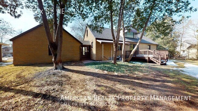 Building Photo - 3260 Essex St NE