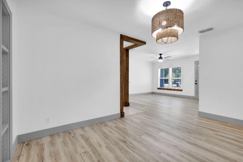 Building Photo - 1374 Murray Dr