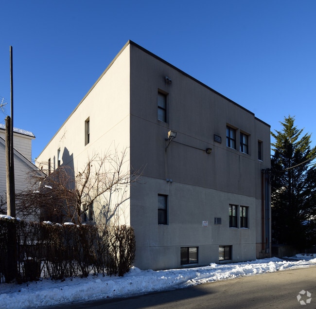 Building Photo - 112 Murray St