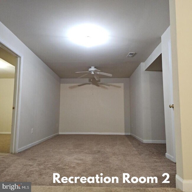 Building Photo - 2893 Myrtlewood Dr