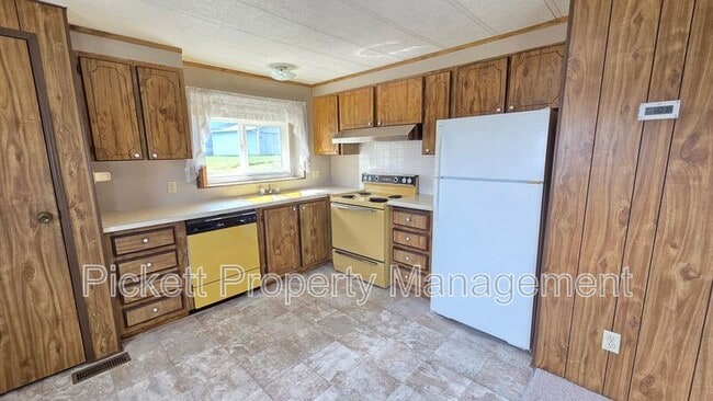 Building Photo - 2397 Alaska Ave E