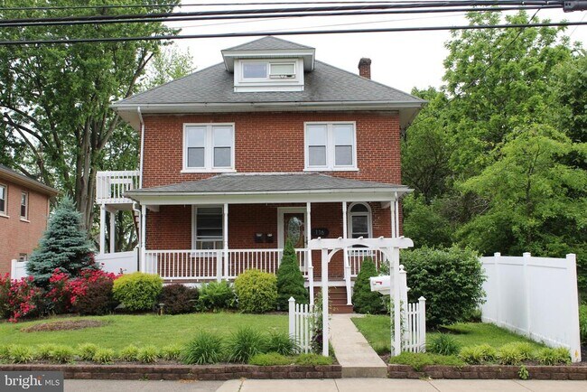 Primary Photo - 116 S Main St