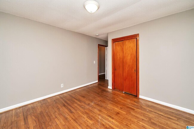 Building Photo - 1301 27th Ave N