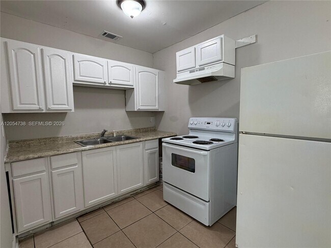 Building Photo - 7231 Bailey Ct