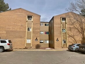 Building Photo - BEAUTIFUL One Bed on Madison Ave, Close to Campus! Corner Unit
