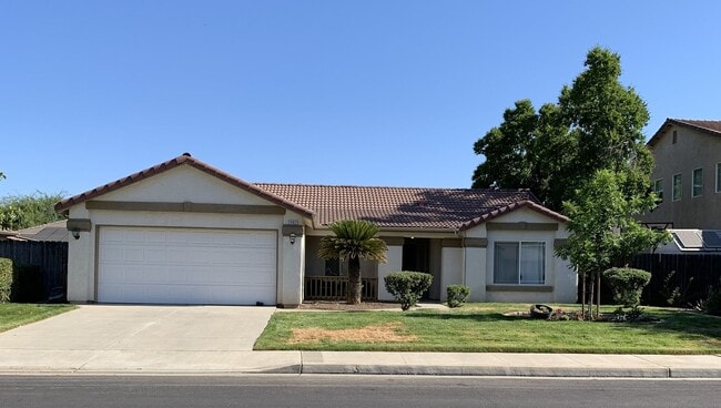 Primary Photo - 3 Bedroom 2 Bath Home