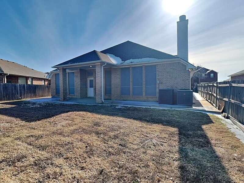 Building Photo - 1605 Grey Willow Ln