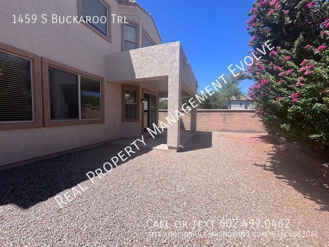 Building Photo - 1459 S Buckaroo Trail