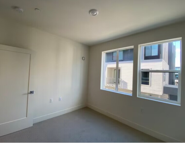 Building Photo - 3893 Quantum Dr